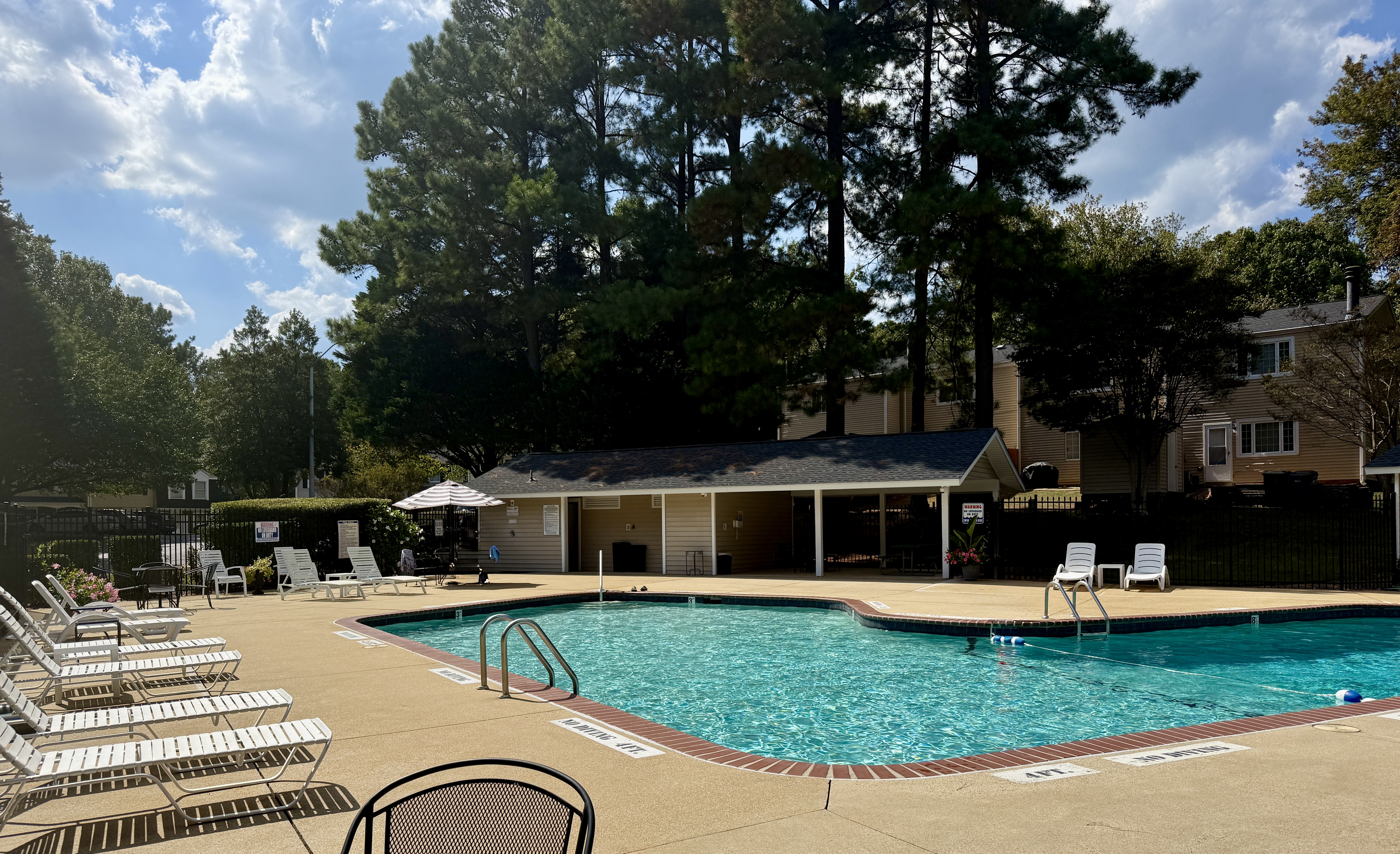 The Crown Oaks swimming pool